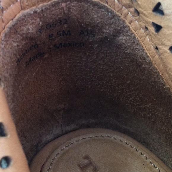 Trask woman’s size 8.5 tan boots - Picture 10 of 12